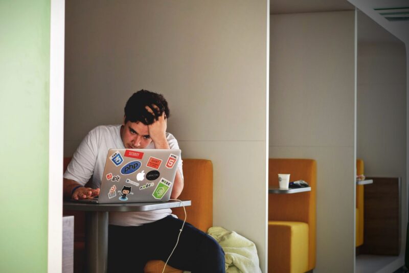 Pensar demais é uma armadilha: como sair do ciclo da ruminação mental