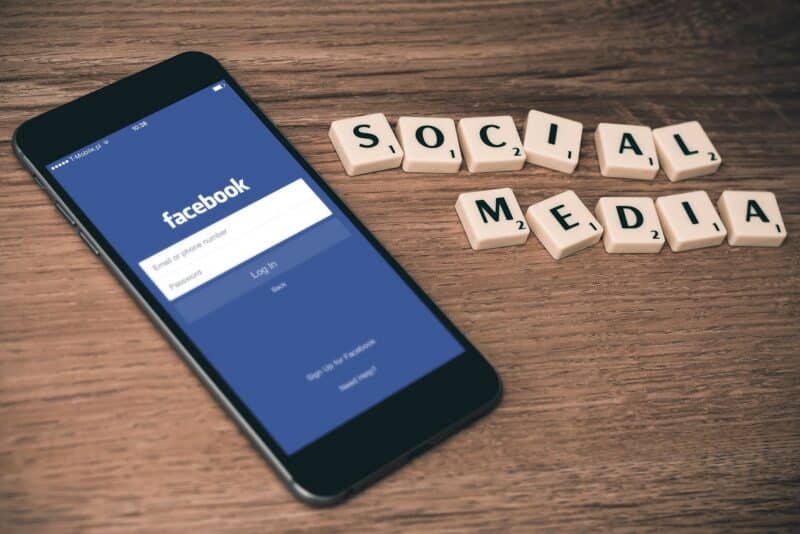 O preço invisível da comparação: como as redes sociais moldam sua autoestima sem você perceber