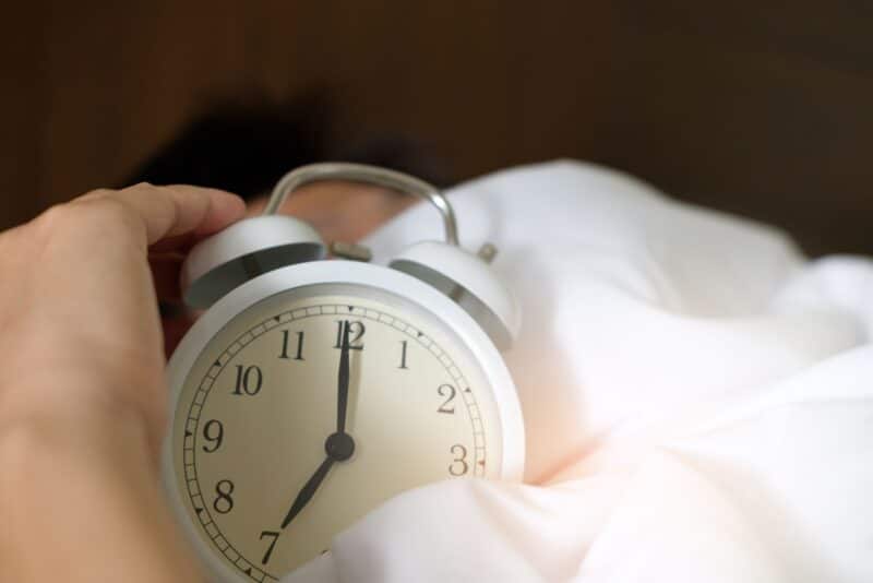 Dormir Pouco Engorda, Adoece e Envelhece: O Que a Privação de Sono Faz com Seu Corpo em 24 Horas, 1 Semana e 1 Ano